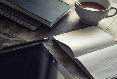 2023NBA季前赛焦点战：掘金对湖人激战正酣，约基奇詹姆斯闪耀全场