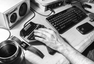 302狂热揭秘：神秘人物操控与集体心理较量